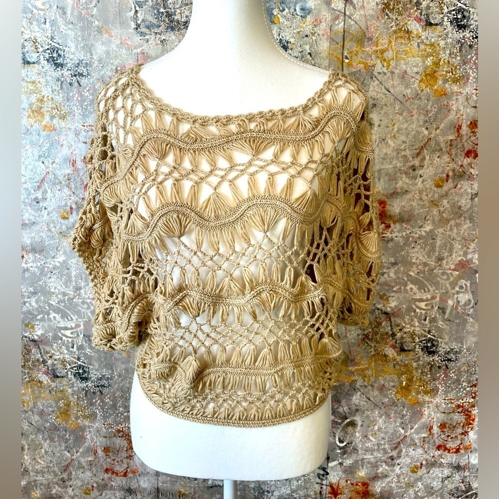 Cute Loose Knit Cropped Short Sleeve Top.